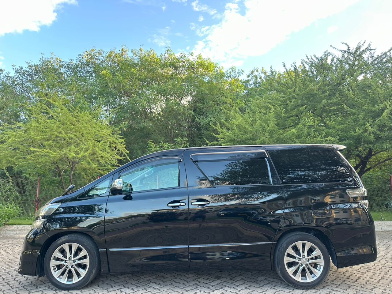 VELLFIRE thumbnail 8